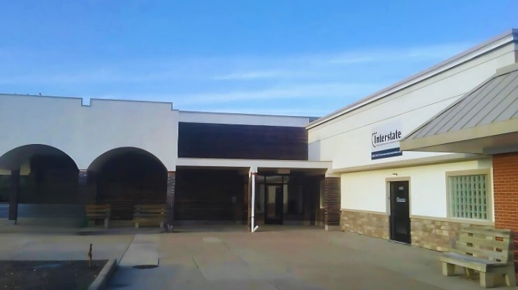 More Photos Of 6204 N Summit St, Toledo Unknown For Lease