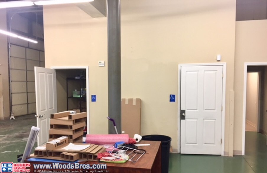 2100 Magnum Cir, Lincoln, NE 68522 Flex For Sale