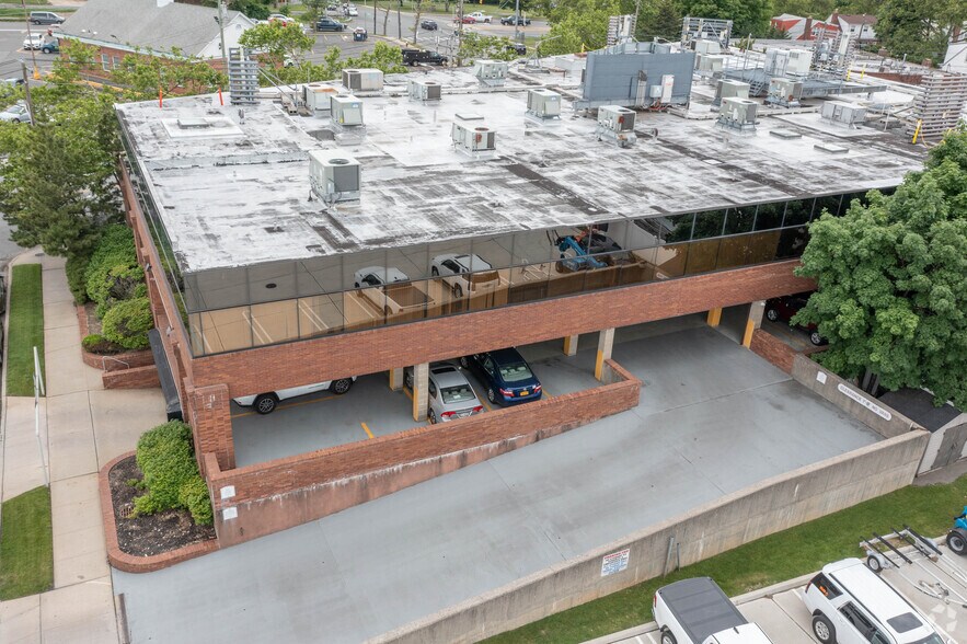 More Photos Of 1800 Rockaway Ave, Hewlett Office For Sale