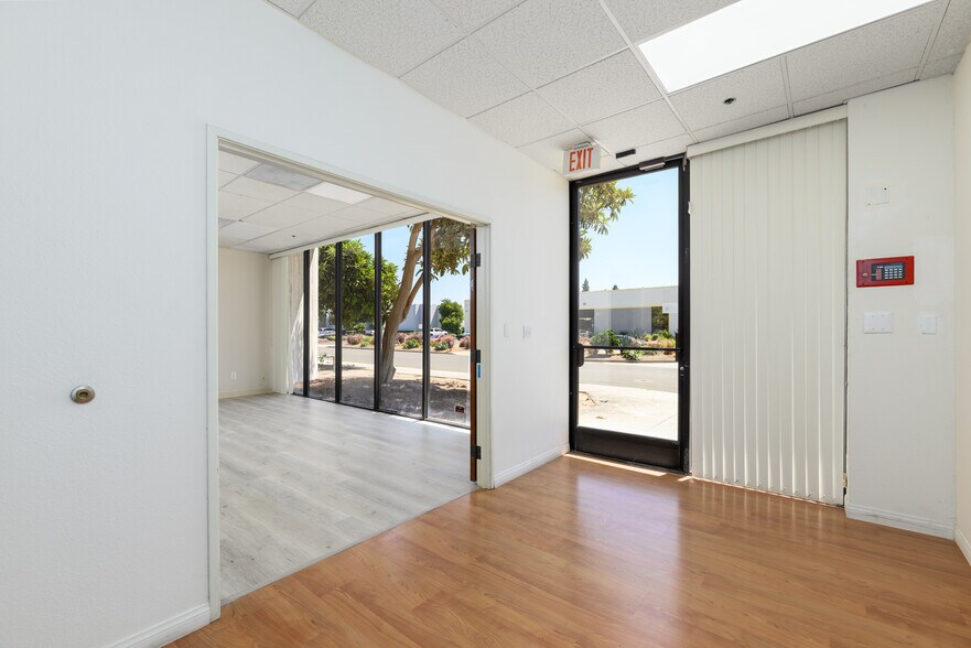 More Photos Of 709 Via Alondra, Camarillo Warehouse For Lease