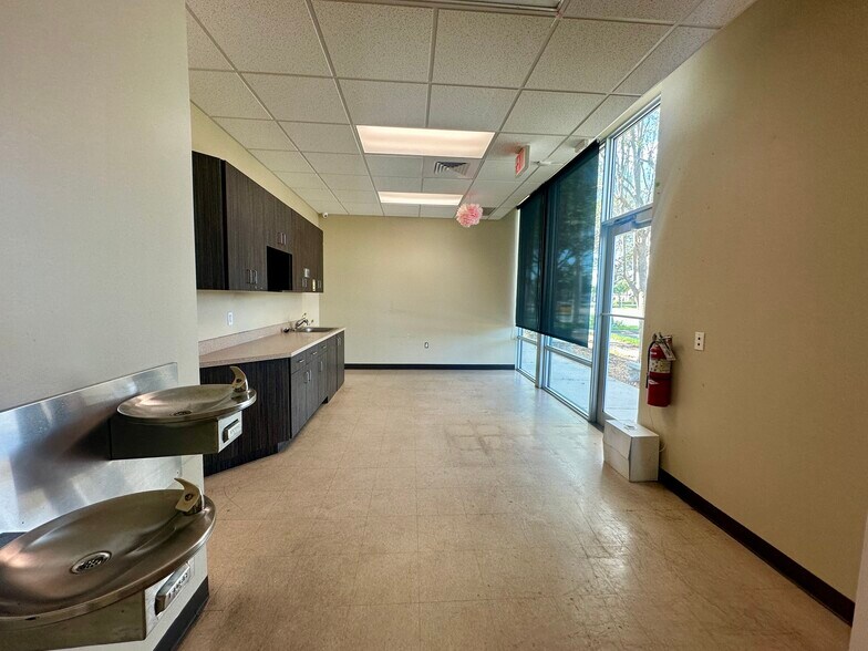 More Photos Of 10244 S US HWY 1, Port Saint Lucie Freestanding For Lease