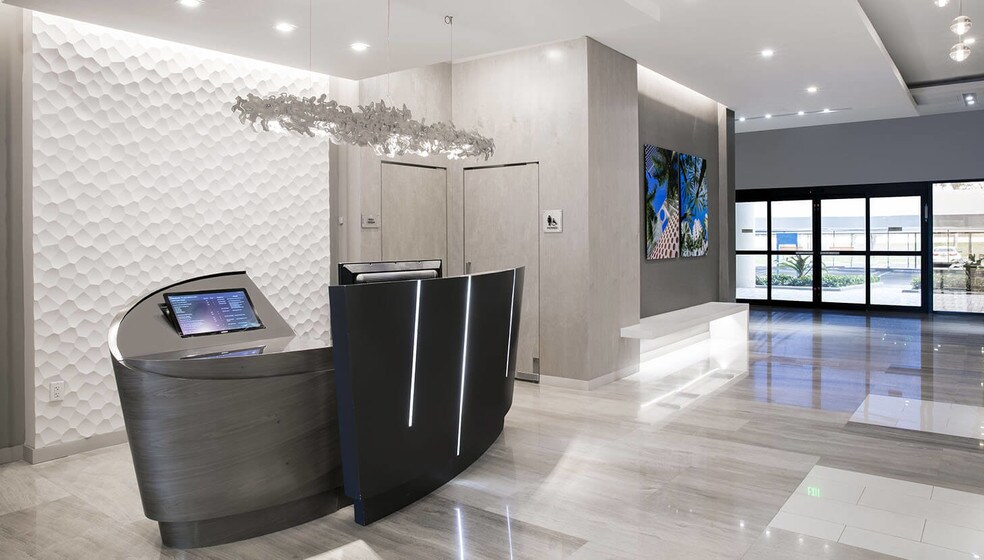 More Photos Of 2875 NE 191st St, Aventura Office For Lease