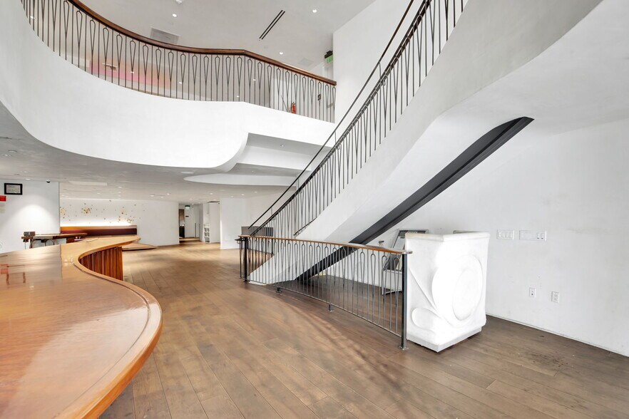 More Photos Of 701 W 7th St, Los Angeles Apartments For Lease