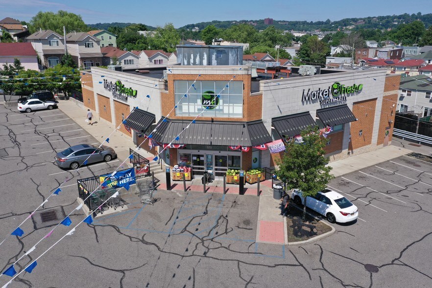 570 Tompkins Ave, Staten Island, NY 10305 Drugstore For Sale