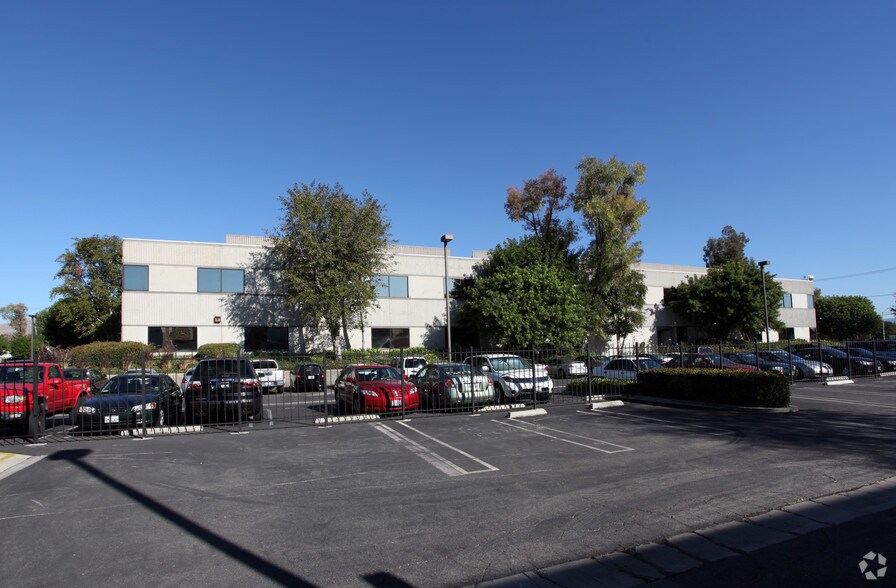 More Photos Of 9451 Corbin Ave, Northridge Office For Sale