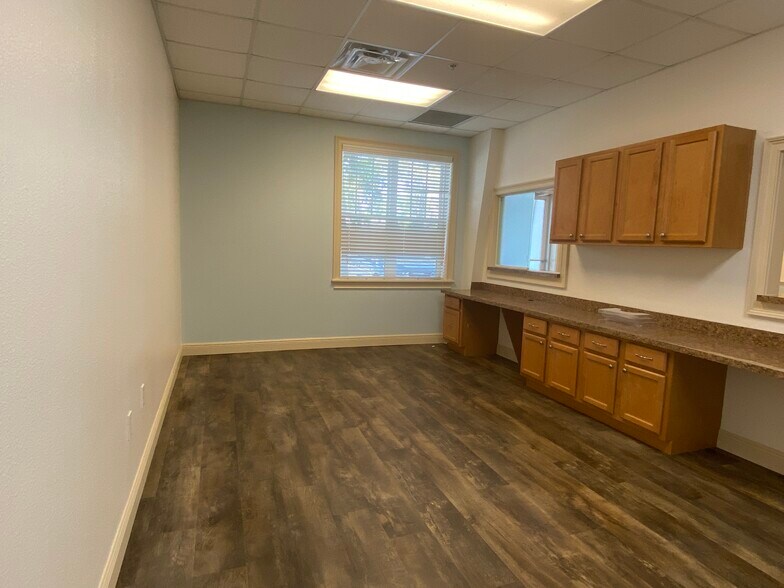 More Photos Of 737 Highway 466, Lady Lake Office For Sale