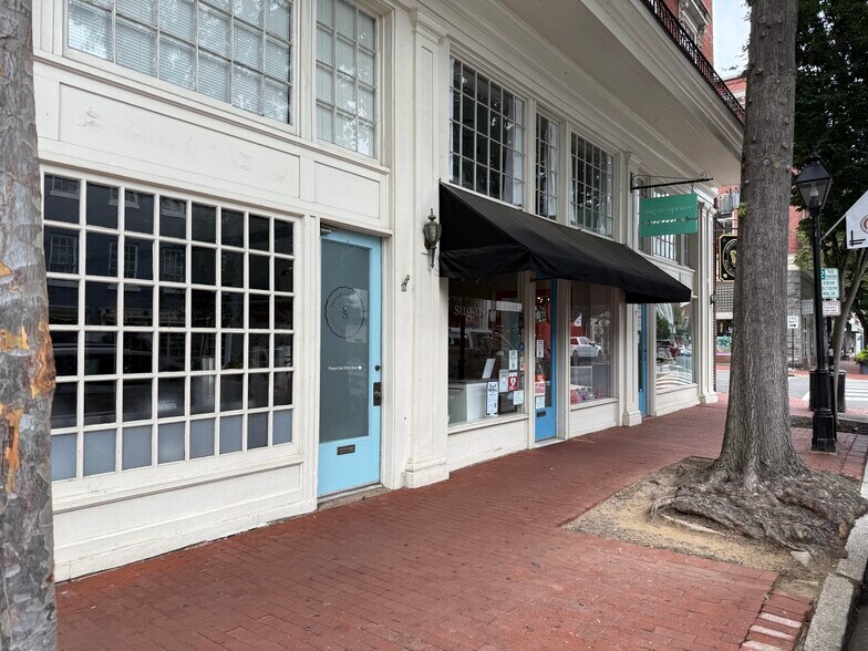 More Photos Of 726 Caroline St, Fredericksburg Apartments For Lease