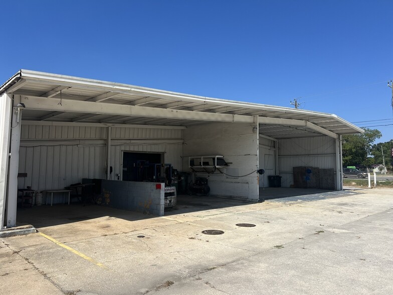 More Photos Of 8653 Pensacola Blvd, Pensacola Freestanding For Lease