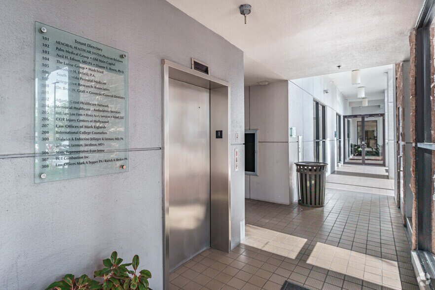 More Photos Of 3107 Stirling Rd, Fort Lauderdale Office For Lease