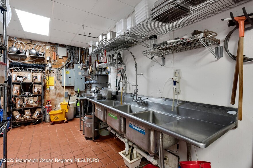 More Photos Of 231-263 Main St, Matawan Storefront For Sale