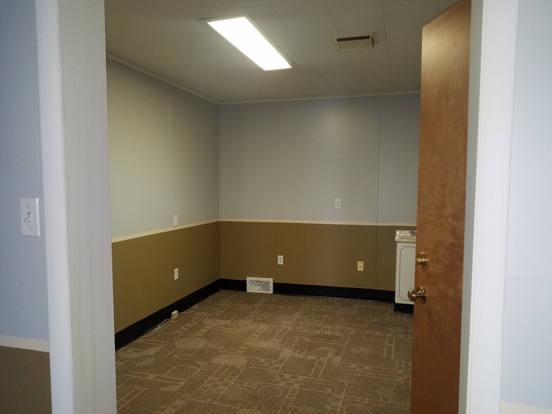More Photos Of 1-21 Carroll Ave, Pennsville Coworking Space