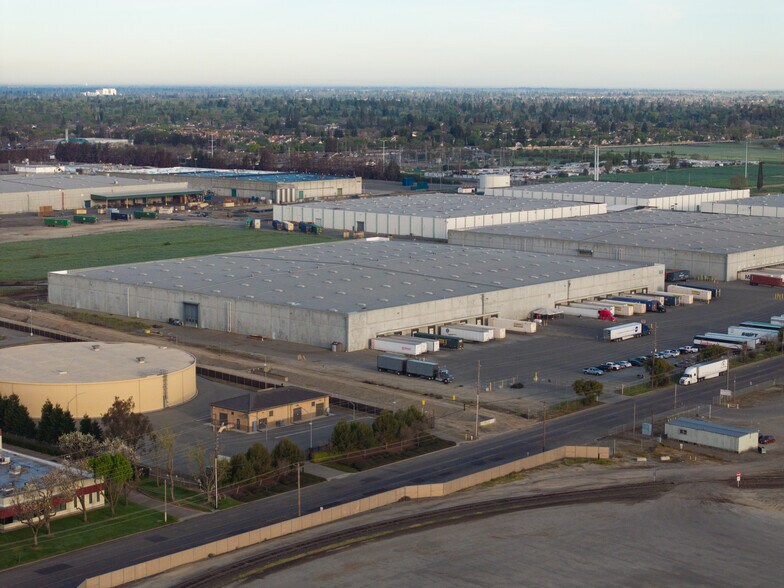 More Photos Of 415 Codoni Ave, Modesto Warehouse For Lease