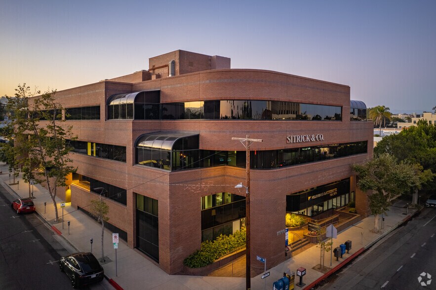 Primary Photo Of 11999 San Vicente Blvd, Los Angeles Office For Lease