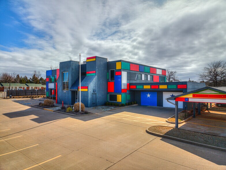 More Photos Of 2028 E Memorial, Edmond Office For Lease