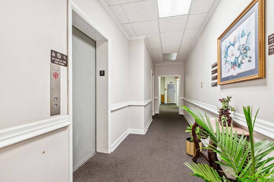More Photos Of 601 Bel Air Blvd, Mobile Office For Lease