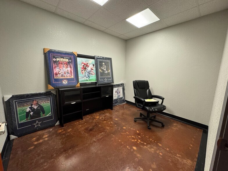 More Photos Of 2303 S Danville Dr, Abilene Office For Lease