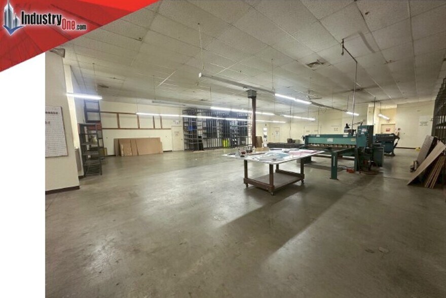 More Photos Of 70 Burt Dr, Deer Park Manufacturing For Sale