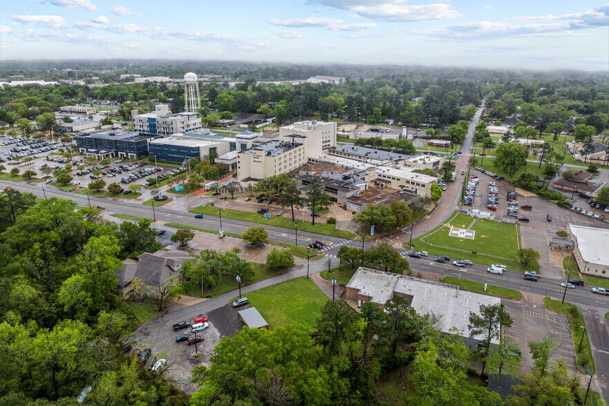 More Photos Of 1306 W Frank Ave, Lufkin Medical For Sale