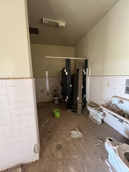 More Photos Of 401 S 3rd St, Blythe Religious Facility For Sale