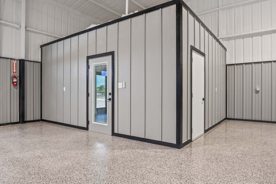 More Photos Of 2036 Seaborn Road Building 3 Suite A, Ponder Warehouse For Lease