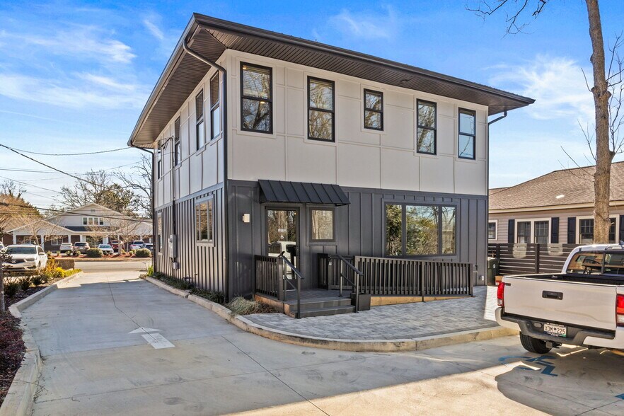 More Photos Of 204 Mills Ave, Greenville Office For Sale
