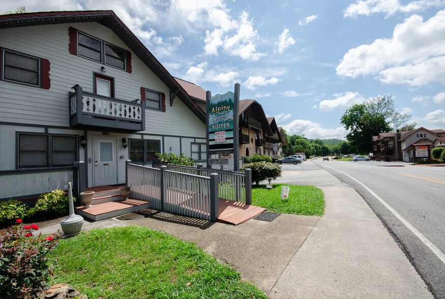More Photos Of 892 Edelweiss Strasse, Helen Hotel For Sale