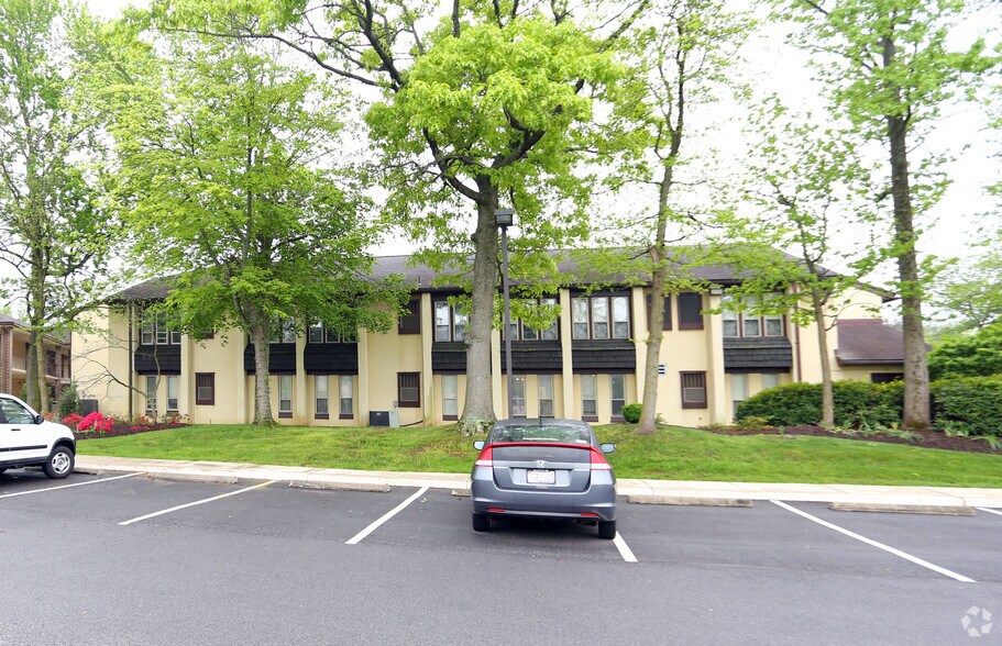 More Photos Of 9811 Mallard Dr, Laurel Medical For Lease