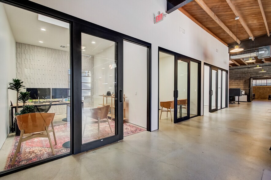 More Photos Of 219-221 Rose Ave, Venice Office For Lease