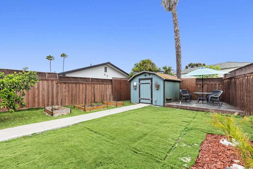More Photos Of 4837 Castle Ave, San Diego Apartments For Sale