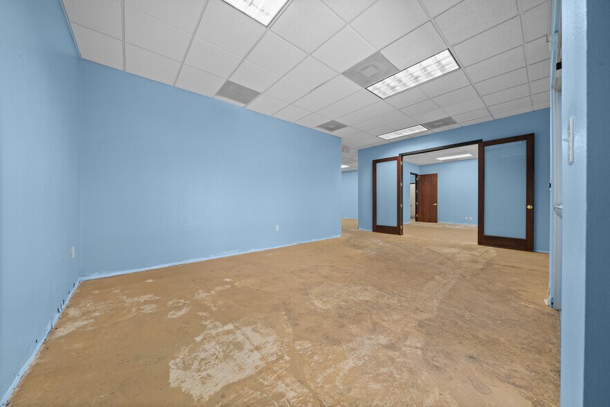 More Photos Of 5885 Central Ave, Saint Petersburg Office For Lease