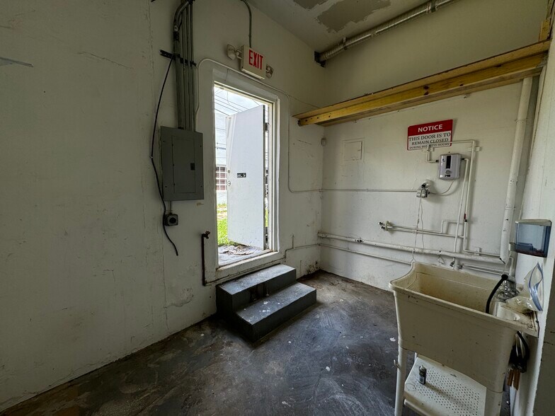 More Photos Of 112-120 S 20th Ave, Hollywood Restaurant For Lease