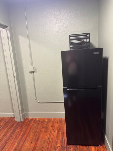 More Photos Of 103 S 2nd St, Leesburg Coworking Space