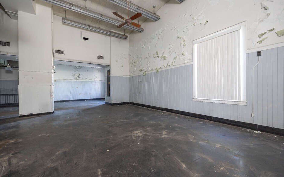 More Photos Of 400 S Ohio Ave, Live Oak Post Office For Sale