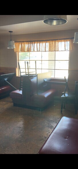 More Photos Of 10052 S Highway 69, Mayer Restaurant For Lease