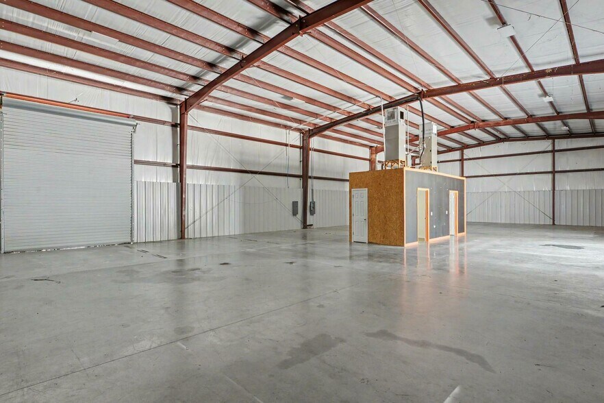 More Photos Of 3291 Warrior Dr, D'Iberville Light Distribution For Lease