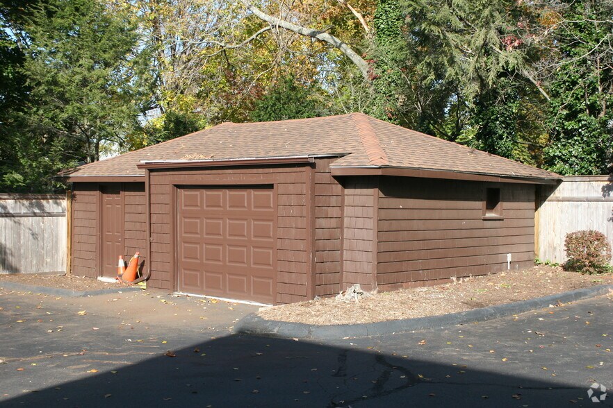 More Photos Of 1648-1656 Whitney Ave, Hamden Storefront For Sale