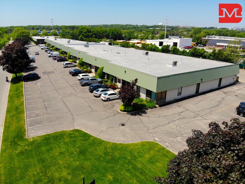 More Photos Of 60-90 Bridge Rd, Islandia Warehouse For Lease