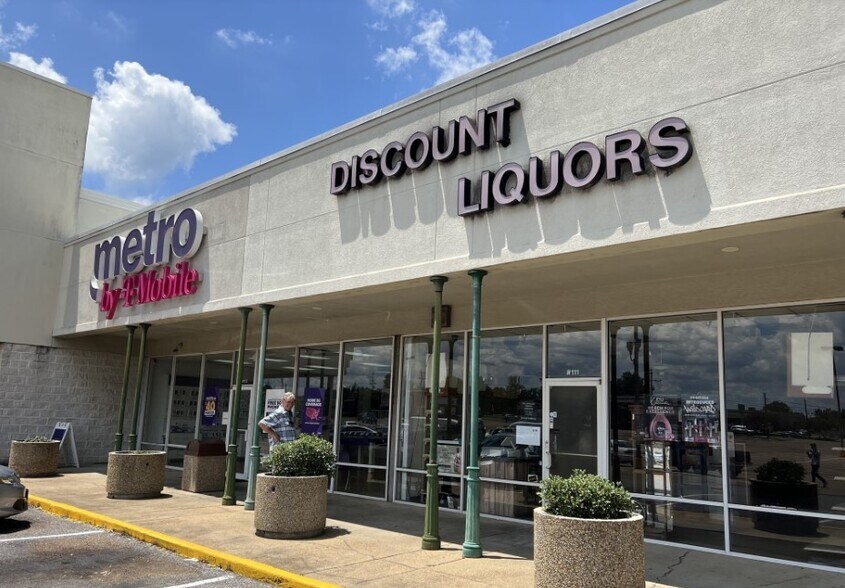 More Photos Of 3188 W Northside Dr, Jackson Unknown For Lease