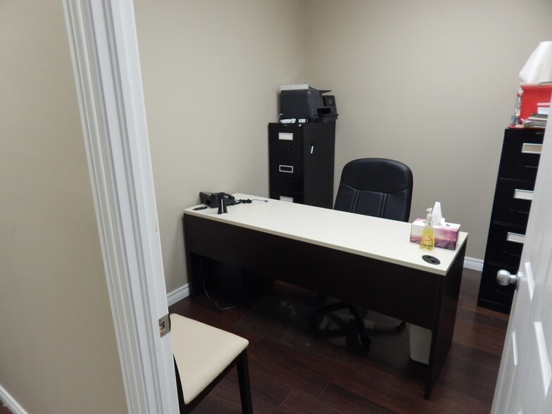 More Photos Of 301 Fruitland Rd, Hamilton Unknown For Lease