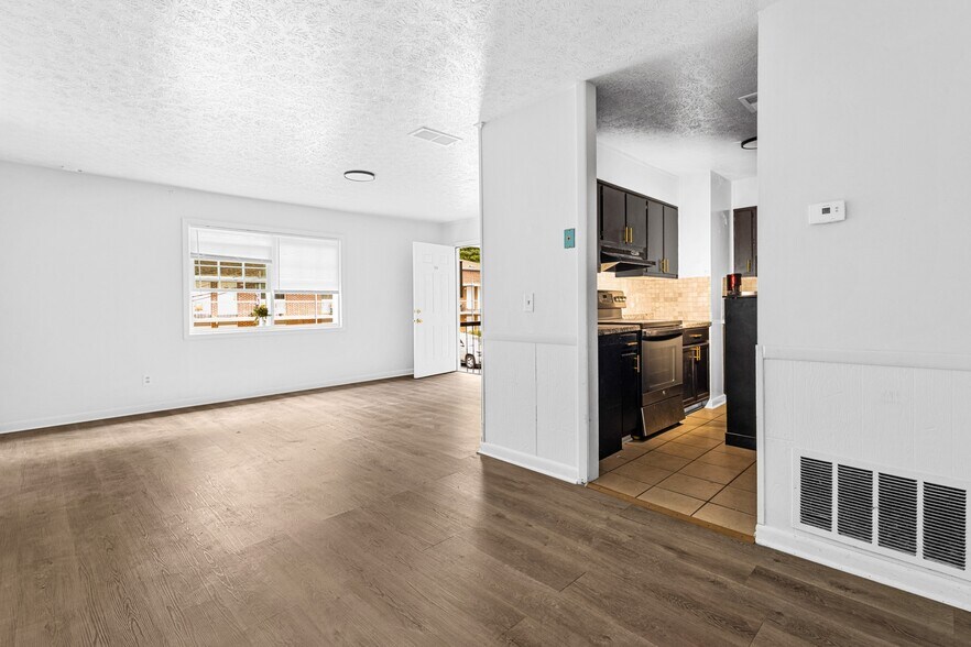 More Photos Of 210 Matthews Ave, Carrollton Apartments For Sale