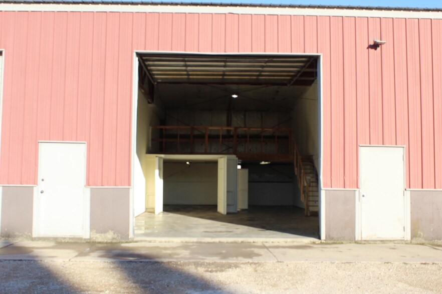 More Photos Of 701-705 Commercial Ave, Sun Prairie Industrial For Sale