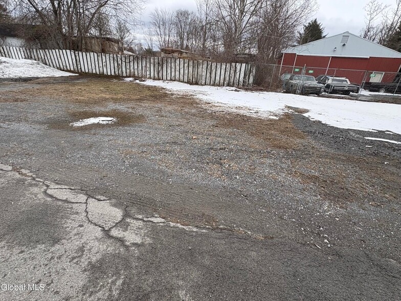 More Photos Of 18 Leonard St, Gansevoort Service Station For Sale