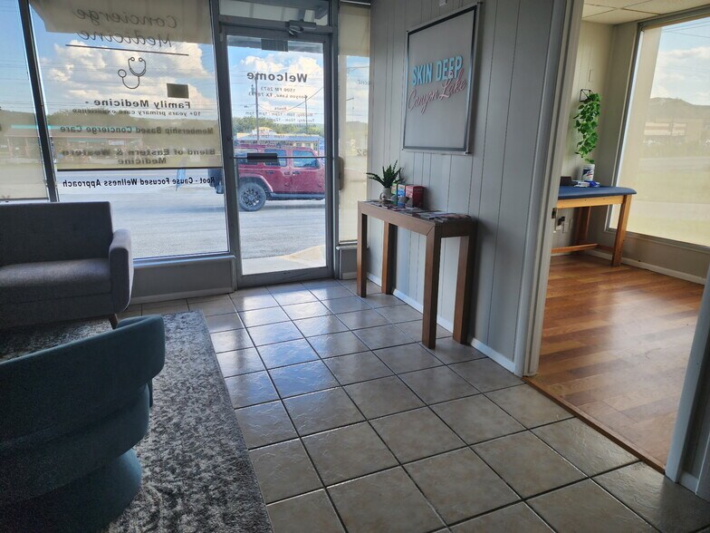 More Photos Of 1500 FM 2673, Canyon Lake Storefront Retail Office For Lease