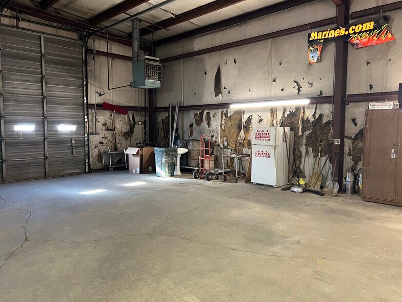 More Photos Of 2885 E Admiral Pl, Tulsa Auto Repair For Lease