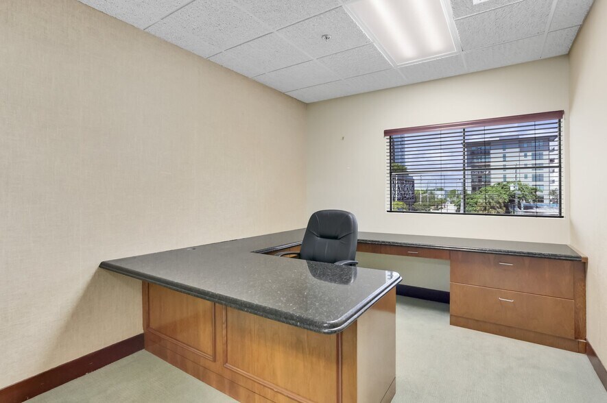 More Photos Of 400 N Andrews Ave, Fort Lauderdale Medical For Lease