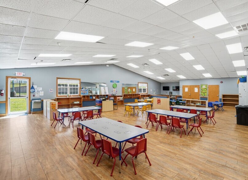 More Photos Of 790 N Main St, Springboro Daycare Center For Sale
