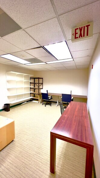 More Photos Of 7500 Greenway Center Dr, Greenbelt Office For Lease