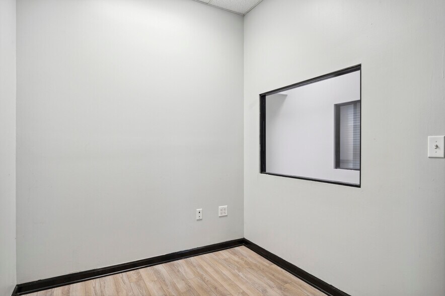 More Photos Of 101 Greenbank Rd, Wilmington Freestanding For Lease