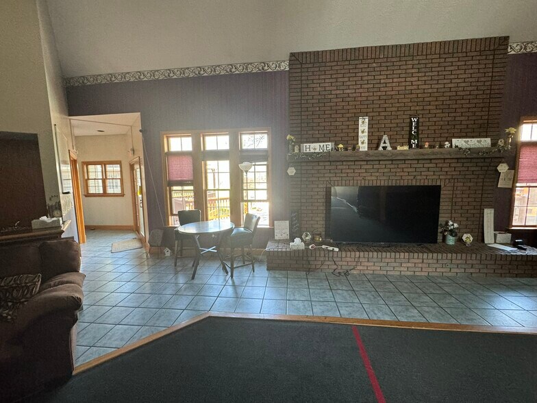 More Photos Of 1173 Manchester Ave SW, North Lawrence Office Residential For Sale