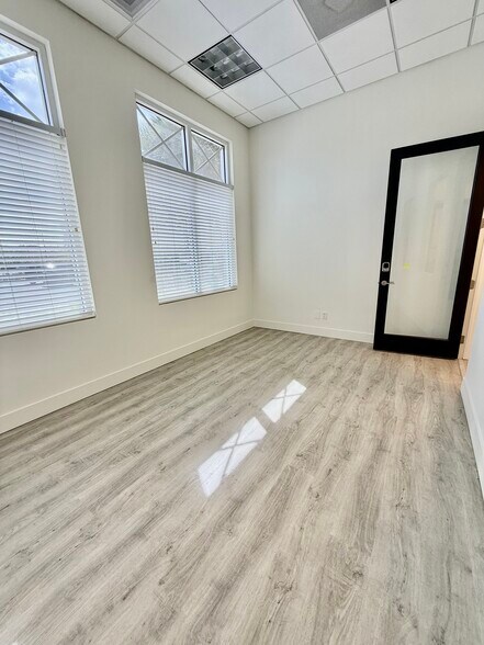 More Photos Of 4660 Cardinal Way, Naples Unknown For Lease